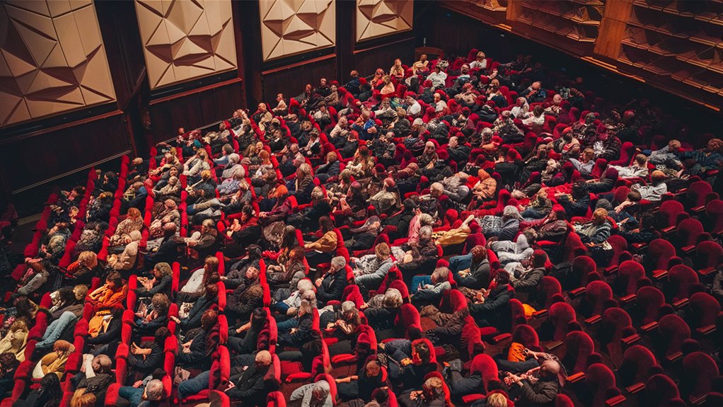 crowds affect sound environment