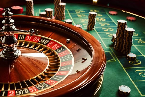 learn casino roulette strategy